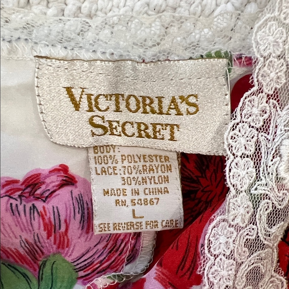 🎁🎁♥️♥️Vintage Victoria's Secret Floral Satin Chemise with Lace - Picture 8 of 15